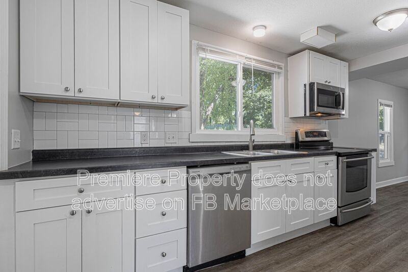 4108 N Mersington Ave - Photo 4 of 11