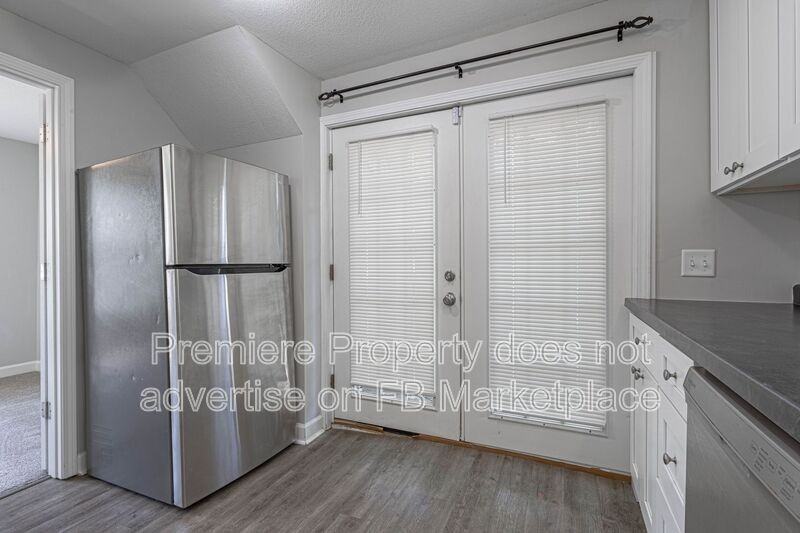 4108 N Mersington Ave - Photo 5 of 11