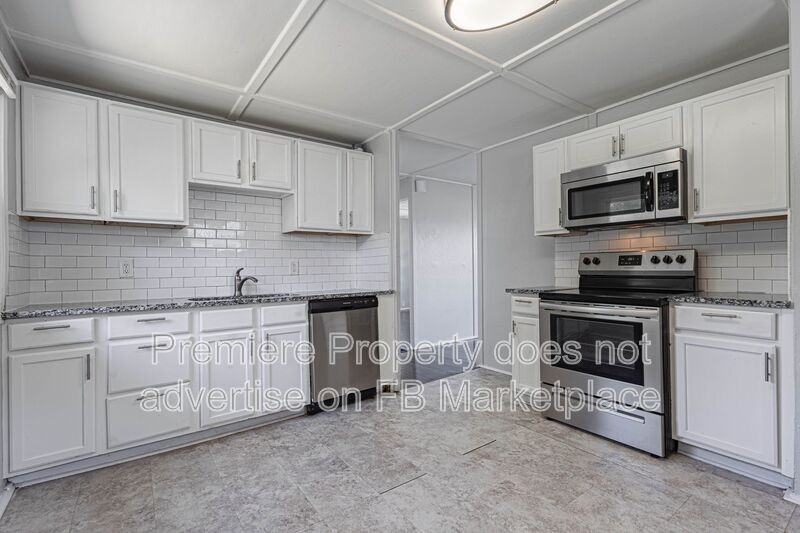 4412 N Virginia Ave - Photo 4 of 10