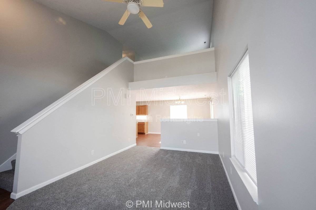 6623 Dunsdin Dr - Photo 3 of 10