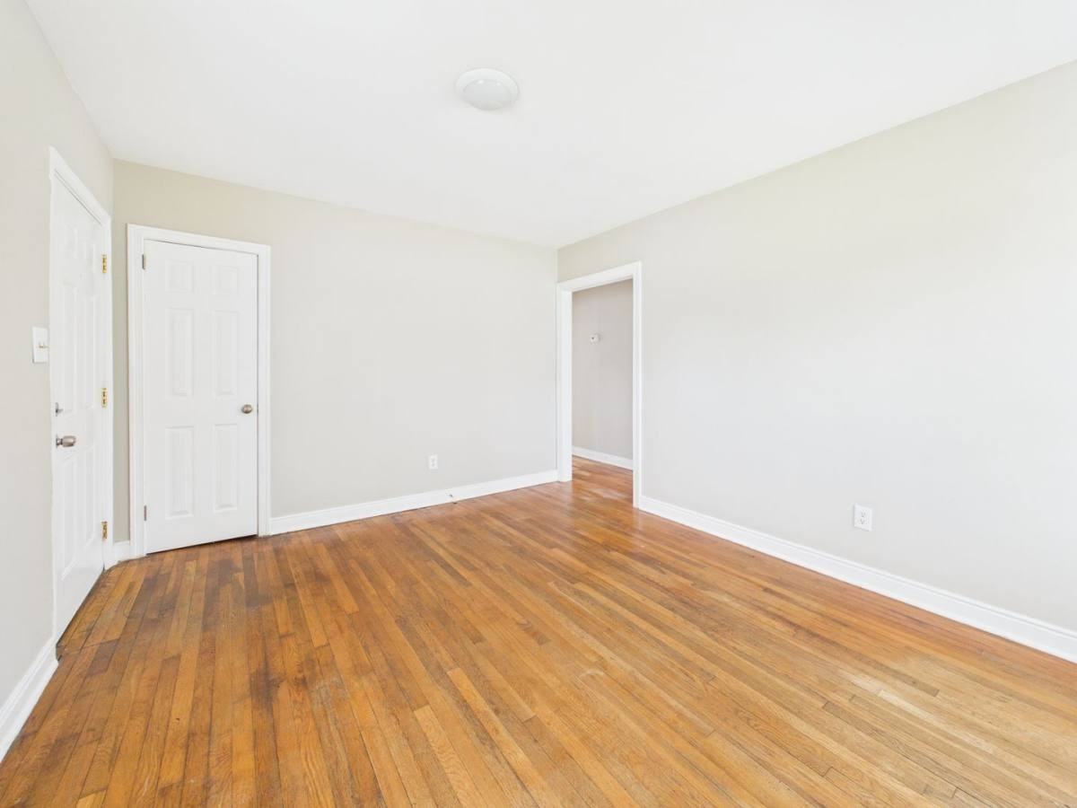 2907 Creighton Rd - Photo 3 of 10