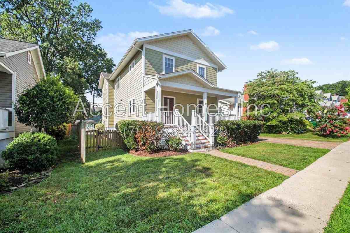 14 W Caton Ave - Photo 2 of 10