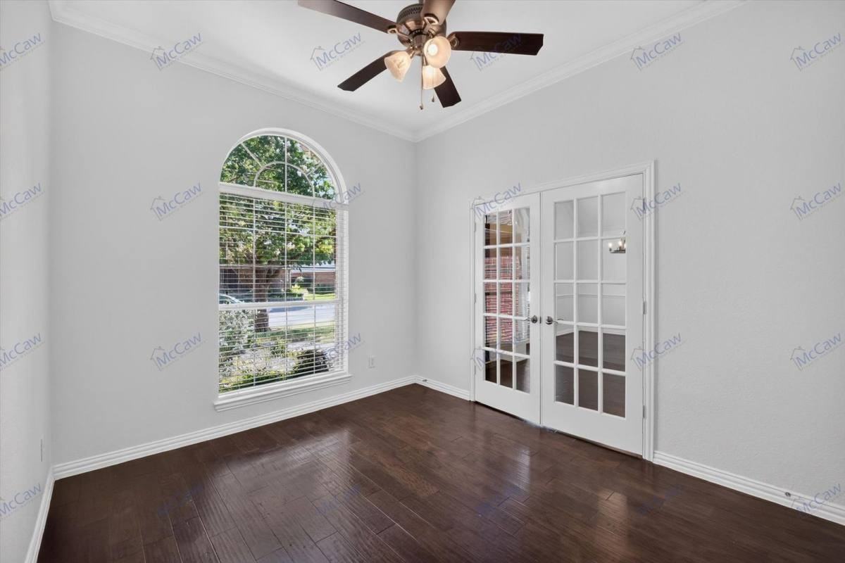 8009 Owl Creek Ln - Photo 2 of 10