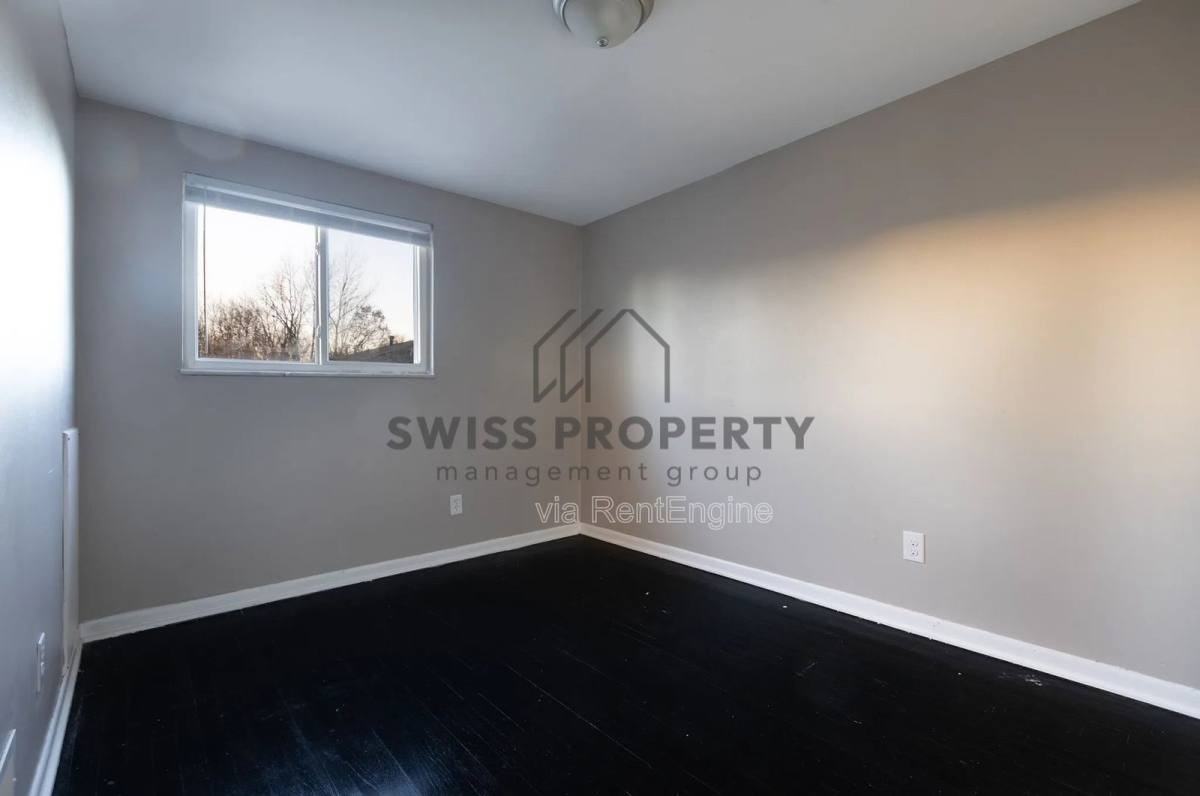 908 N Meadows Ct #K - Photo 3 of 10