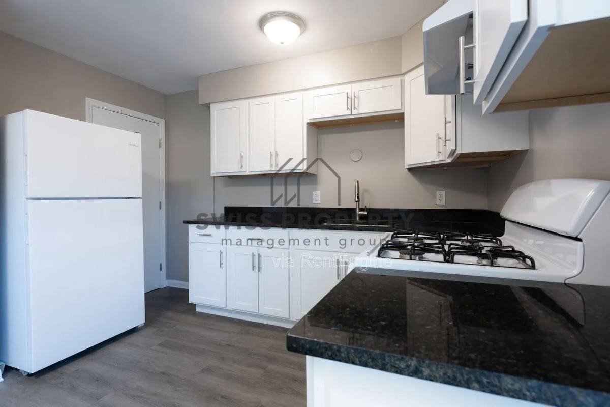 908 N Meadows Ct #K - Photo 5 of 10