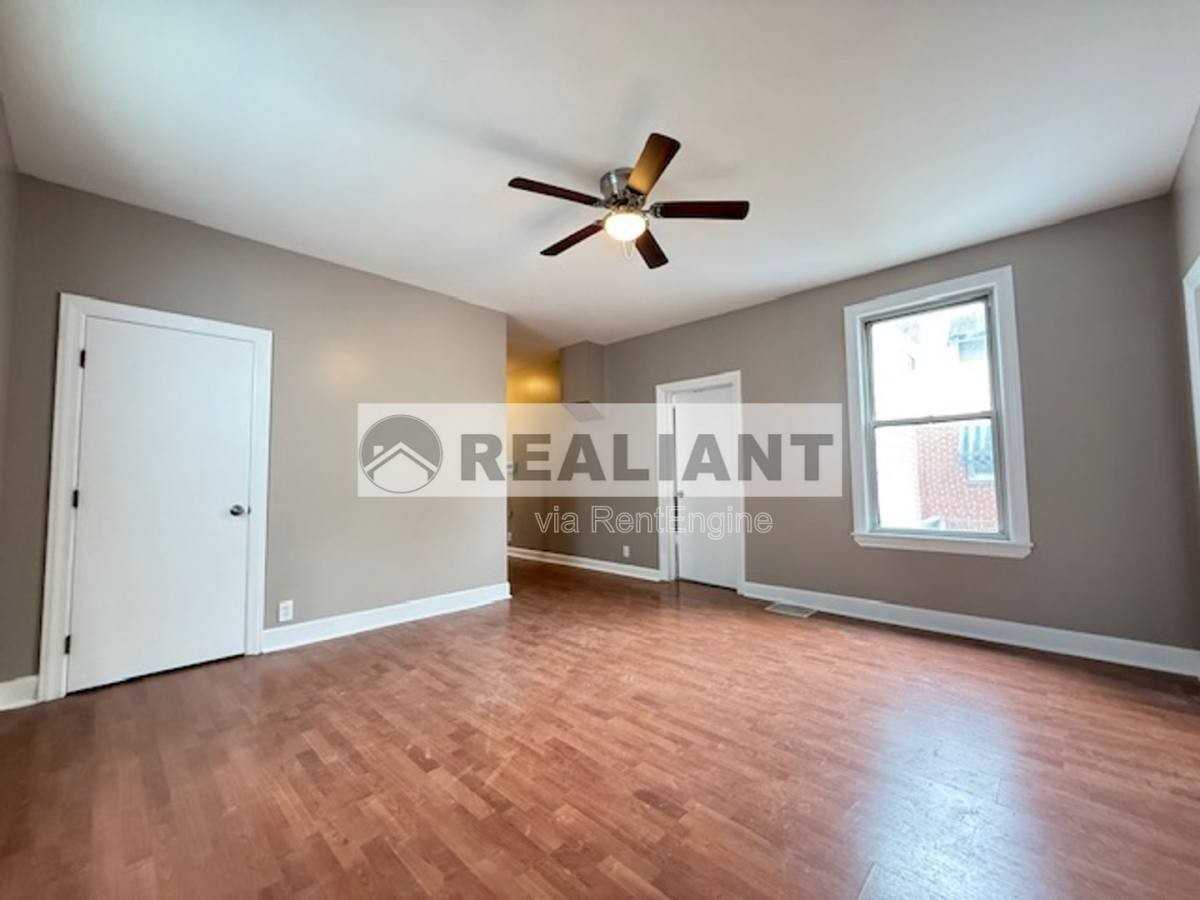128 W 31st St - Photo 3 of 10