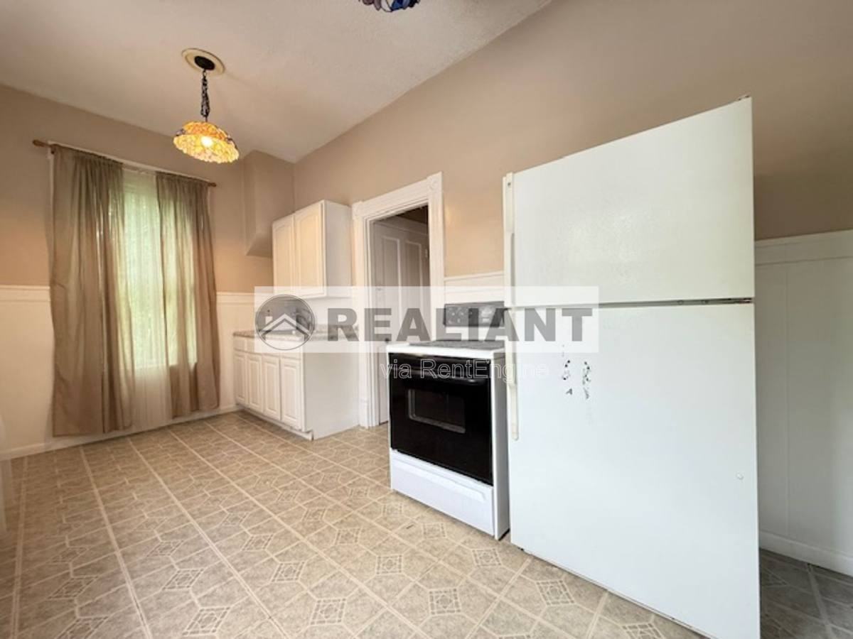 128 W 31st St - Photo 4 of 10