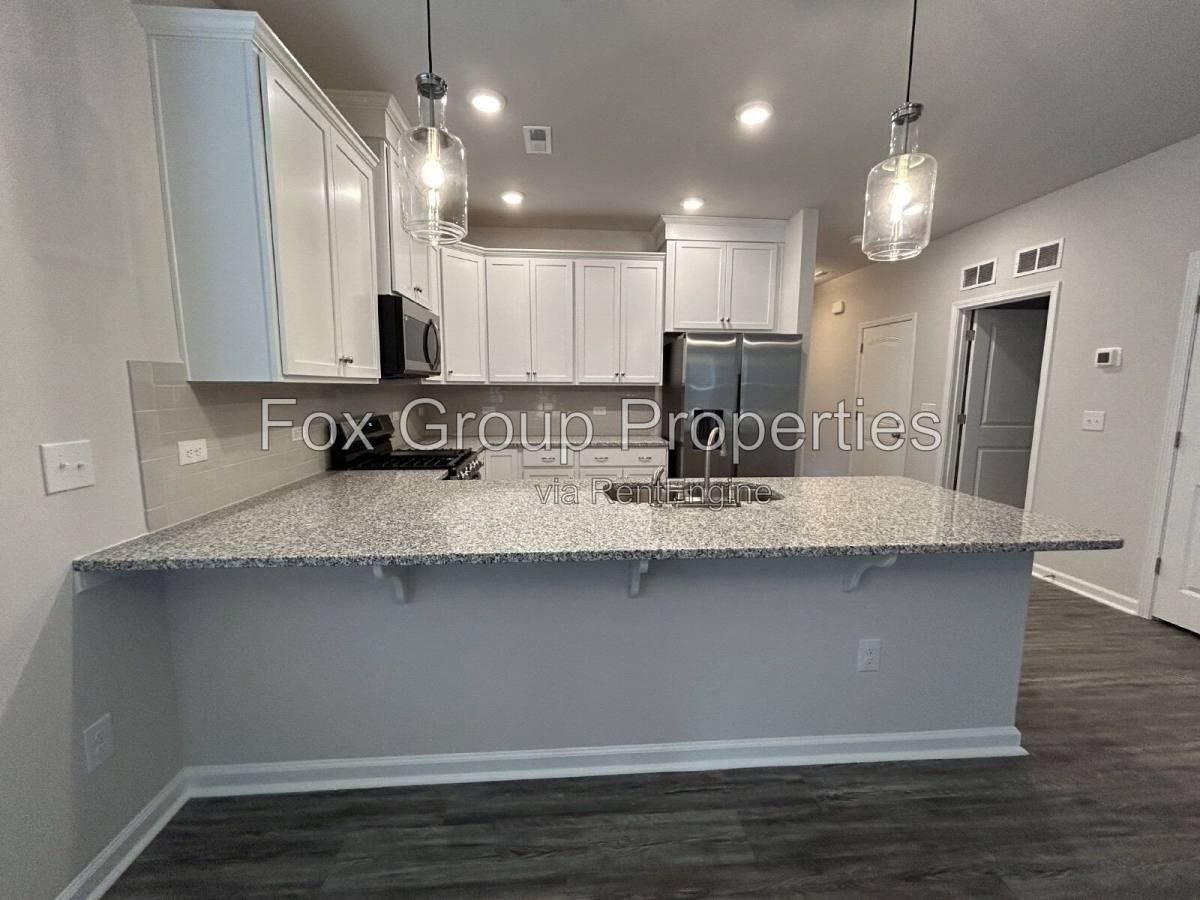 8236 Mccormick St - Photo 2 of 10