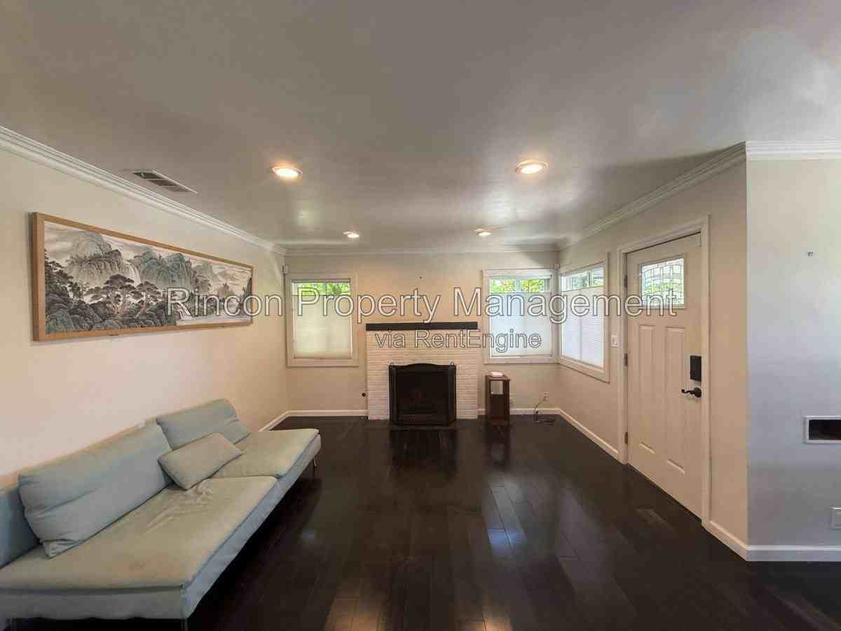 238 Douglas Ave - Photo 3 of 10