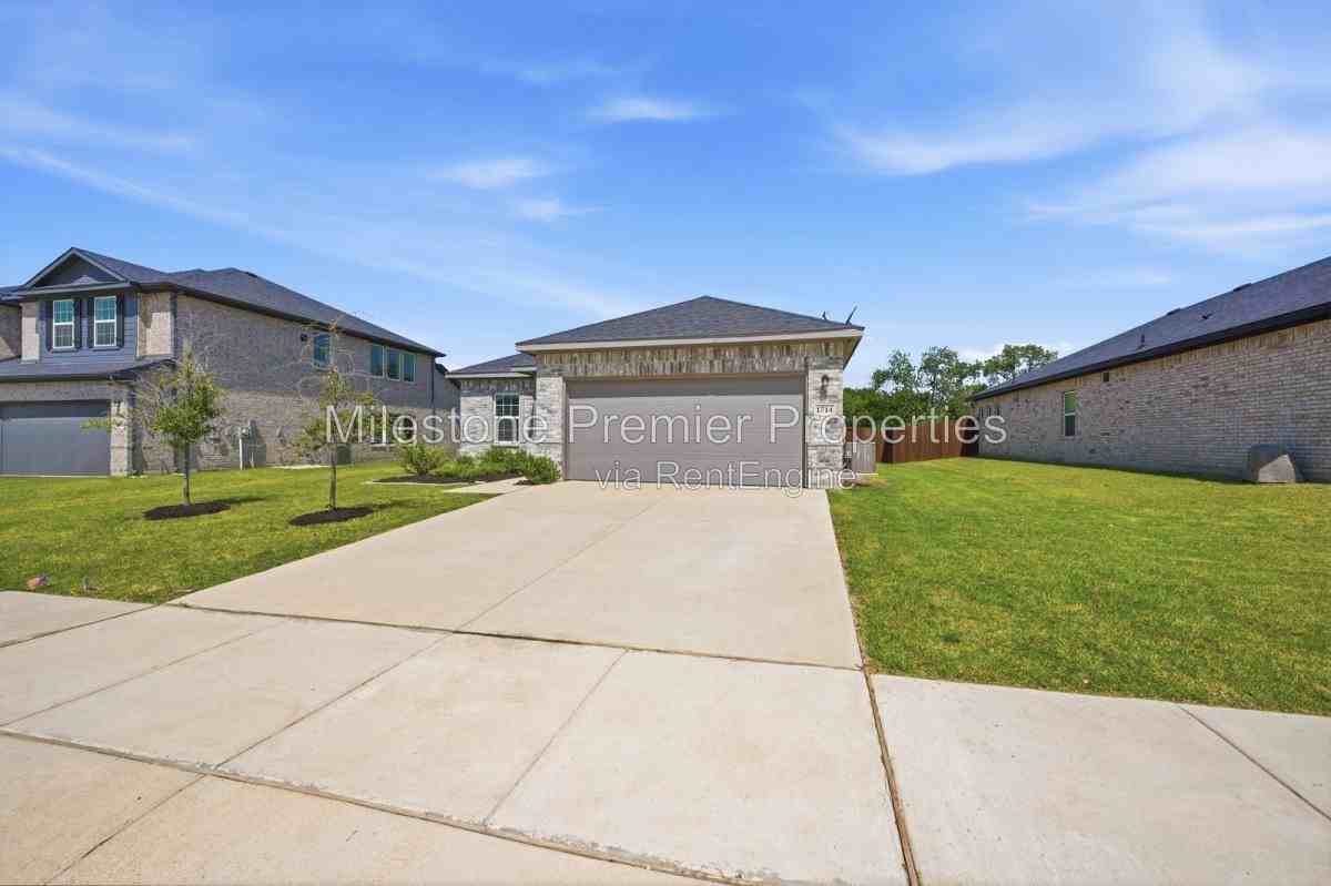 1714 Citrus Dr - Photo 3 of 10