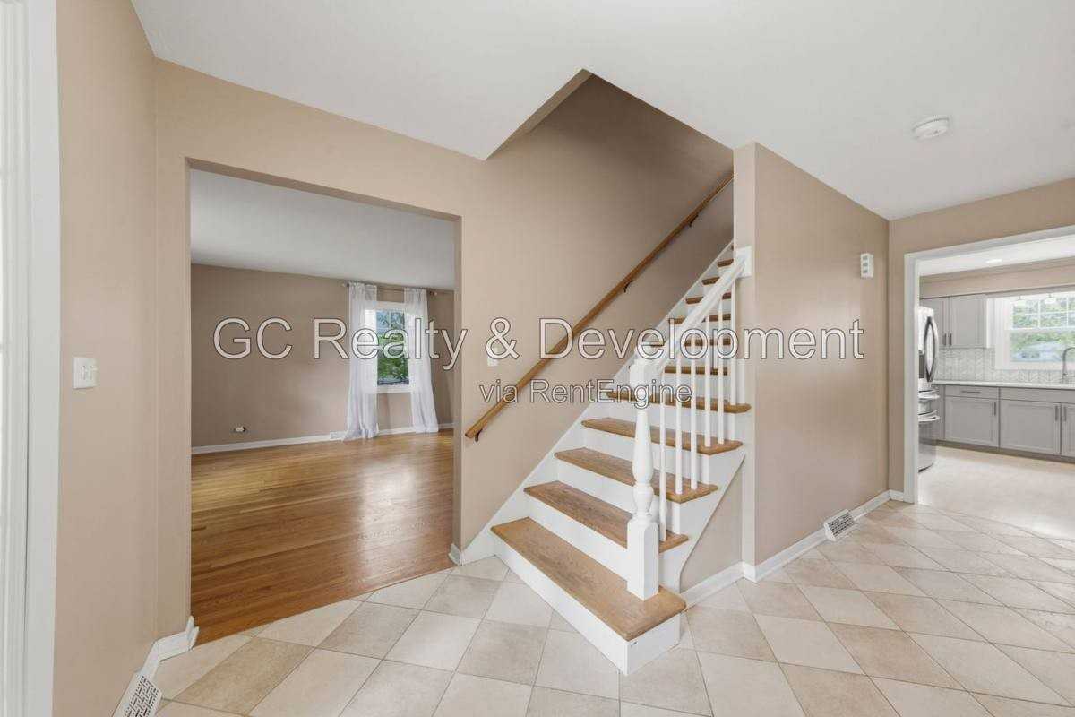 212 Tupelo Ave - Photo 2 of 10