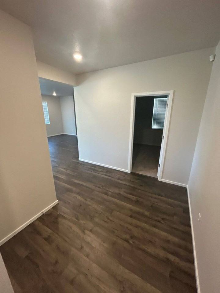4809 Thyme Ave Ne - Photo 3 of 10