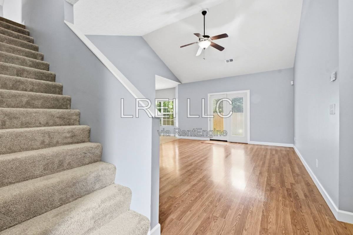 116 Ashton Walk - Photo 2 of 10