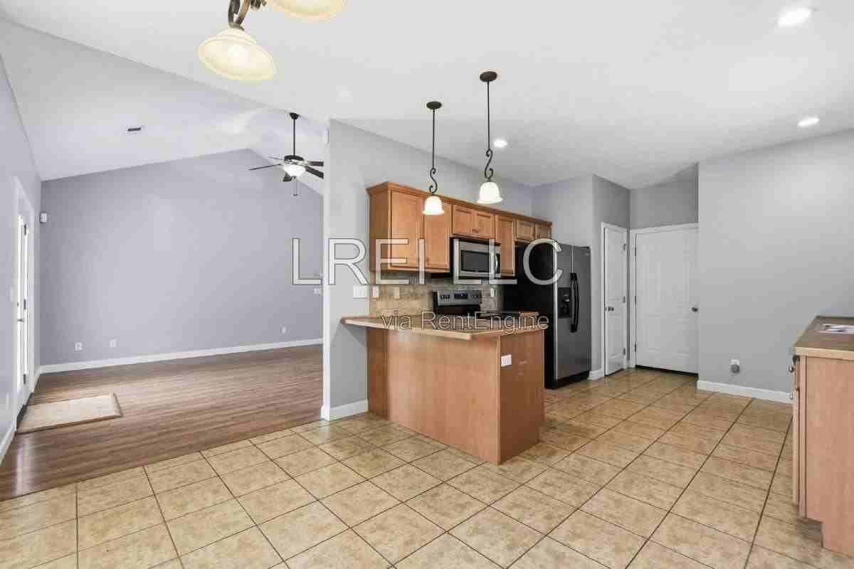 116 Ashton Walk - Photo 3 of 10
