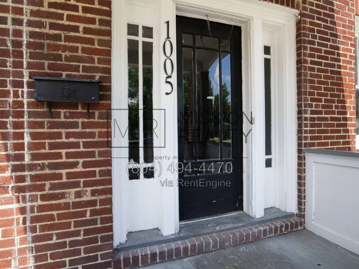 1005 Bank St - Photo 3 of 10