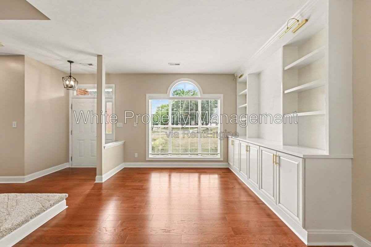 9201 Hanworth Trace Dr - Photo 2 of 10