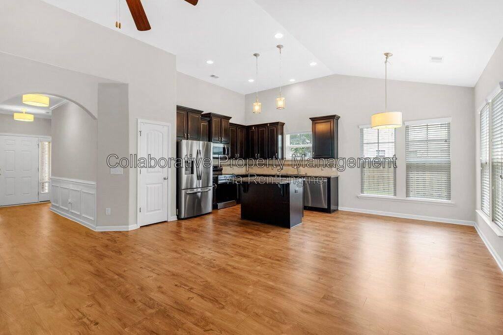 105 Richmond Walk Dr - Photo 3 of 10