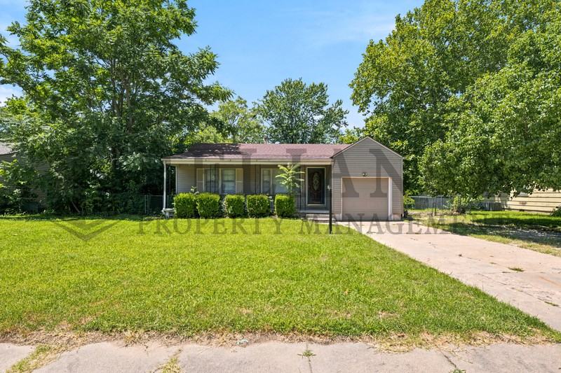 2917 S Walnut St - Photo 2 of 44