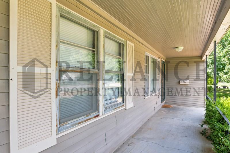 2917 S Walnut St - Photo 5 of 44
