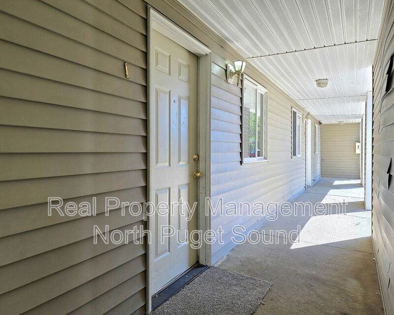 4505 100th St Ne #B01 - Photo 2 of 17