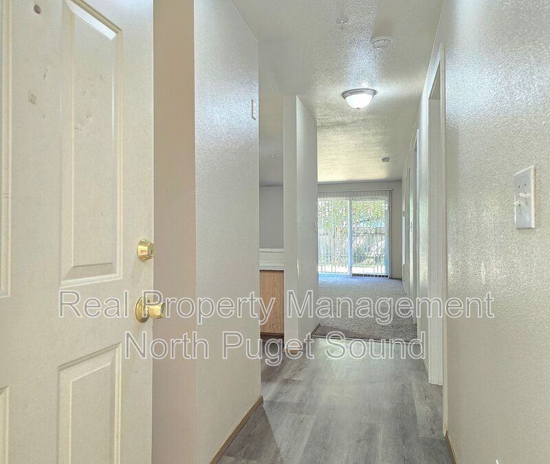 4505 100th St Ne #B01 - Photo 3 of 17