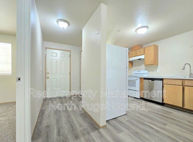 4505 100th St Ne #B01 - Photo 4 of 17