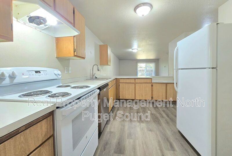 4505 100th St Ne #B01 - Photo 6 of 17