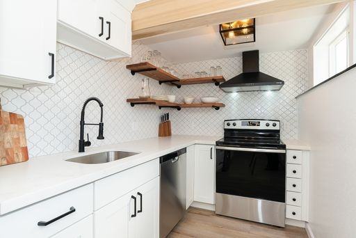 822 6th Ave #B - Photo 2 of 17