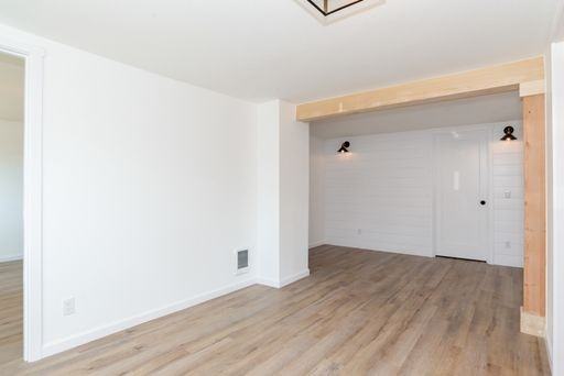 822 6th Ave #B - Photo 6 of 17