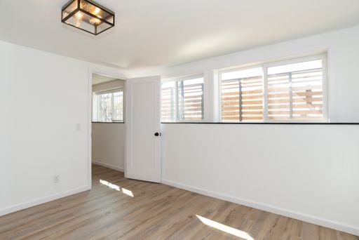 822 6th Ave #B - Photo 7 of 17