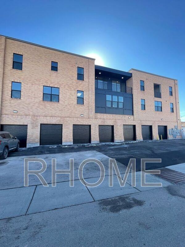 24 W Main St #304 - Photo 3 of 16