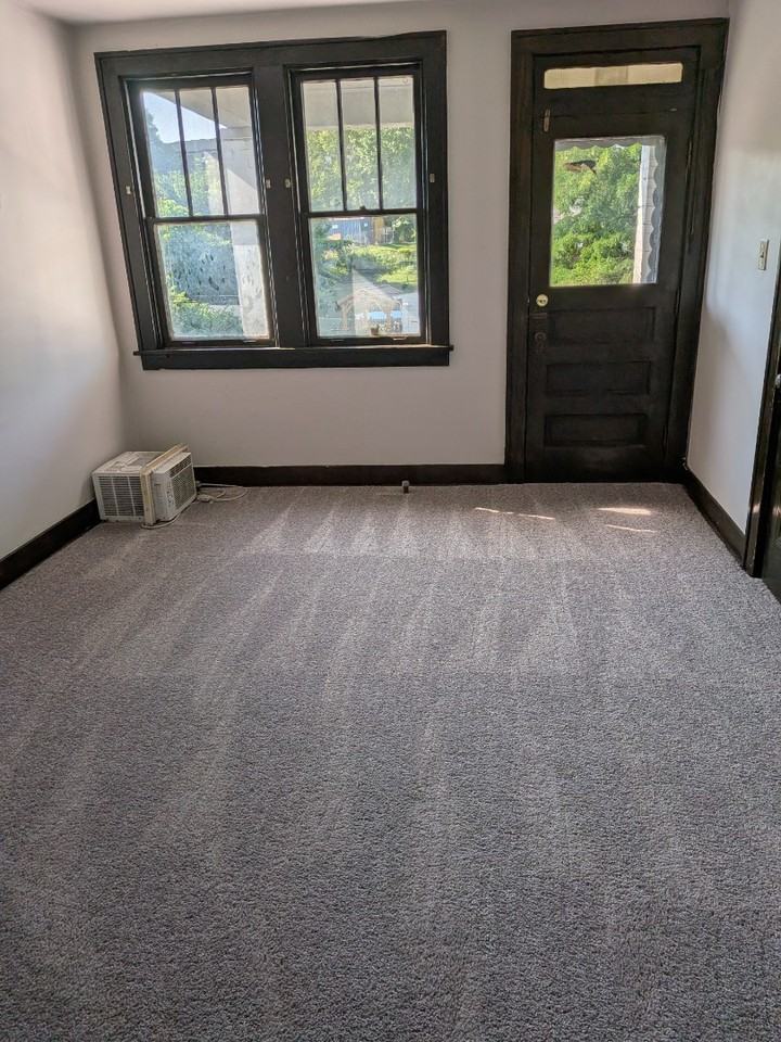 909 Chartiers Ave #2 - Photo 3 of 4