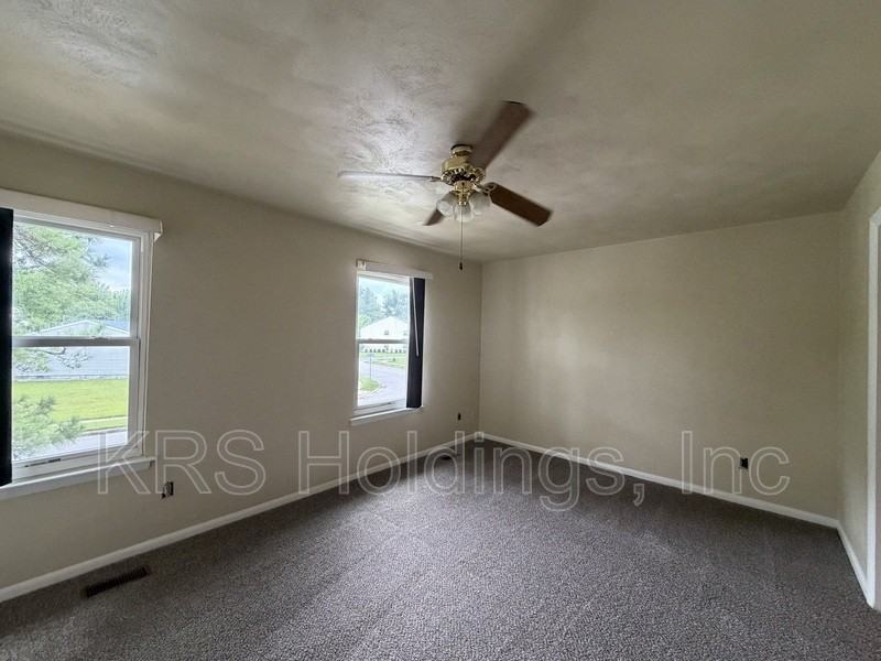 4101 Holly Cove Dr - Photo 6 of 11