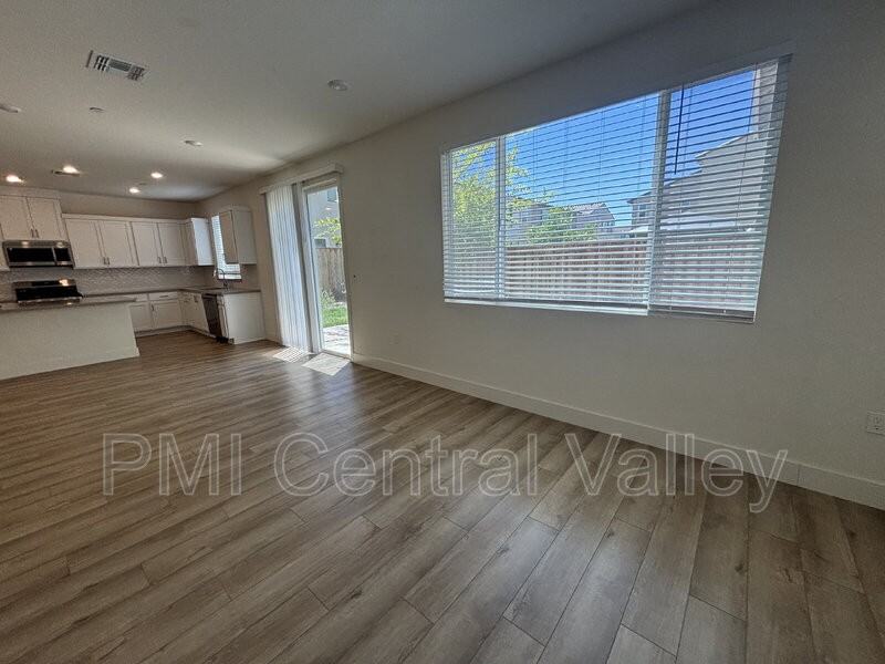 3226 Tibidabo St - Photo 7 of 50