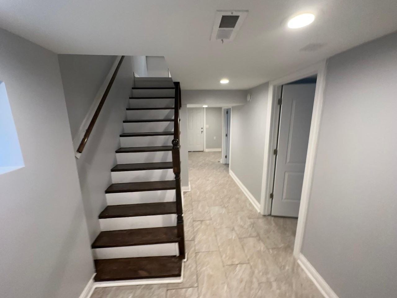 8209 S Prairie Ave - Photo 3 of 34