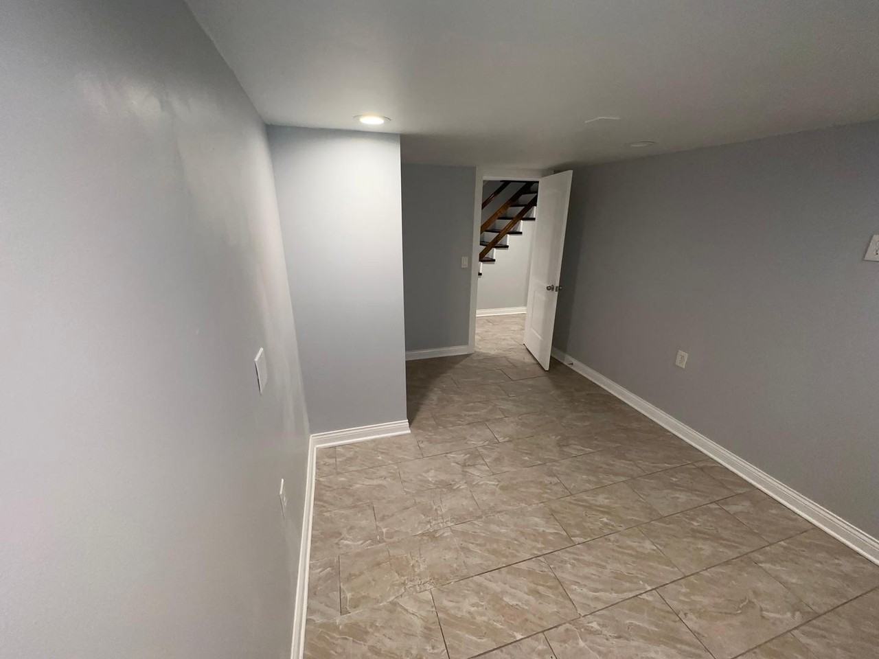 8209 S Prairie Ave - Photo 4 of 34