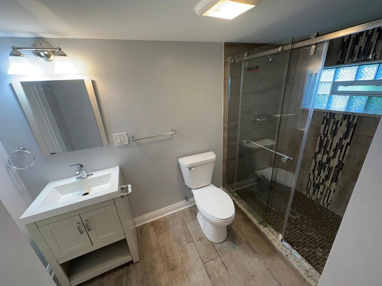 8209 S Prairie Ave - Photo 7 of 34
