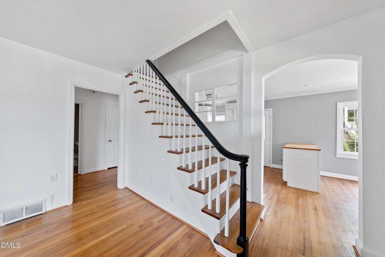 2924 Oberlin Rd - Photo 2 of 29
