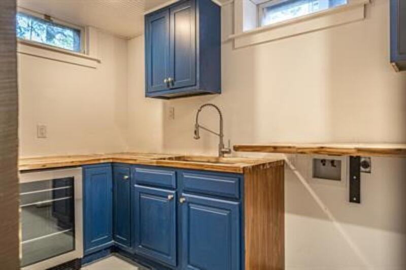 19 Shenecossett Ln - Photo 5 of 38