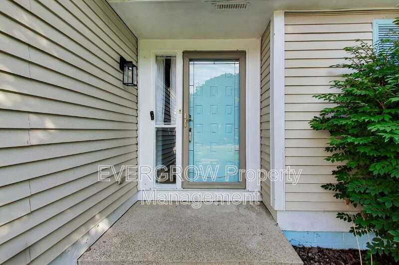 9518 Bent Brook Dr - Photo 3 of 36