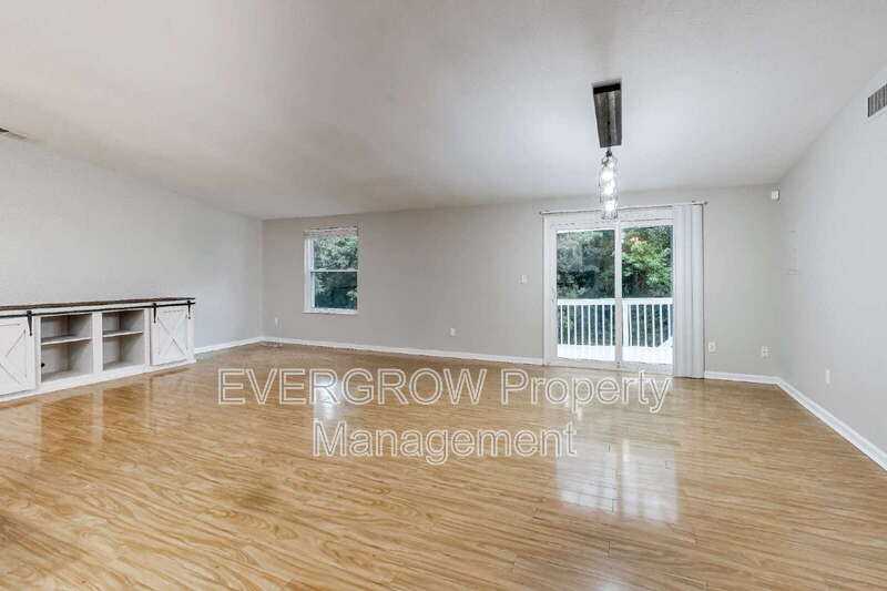 9518 Bent Brook Dr - Photo 6 of 36