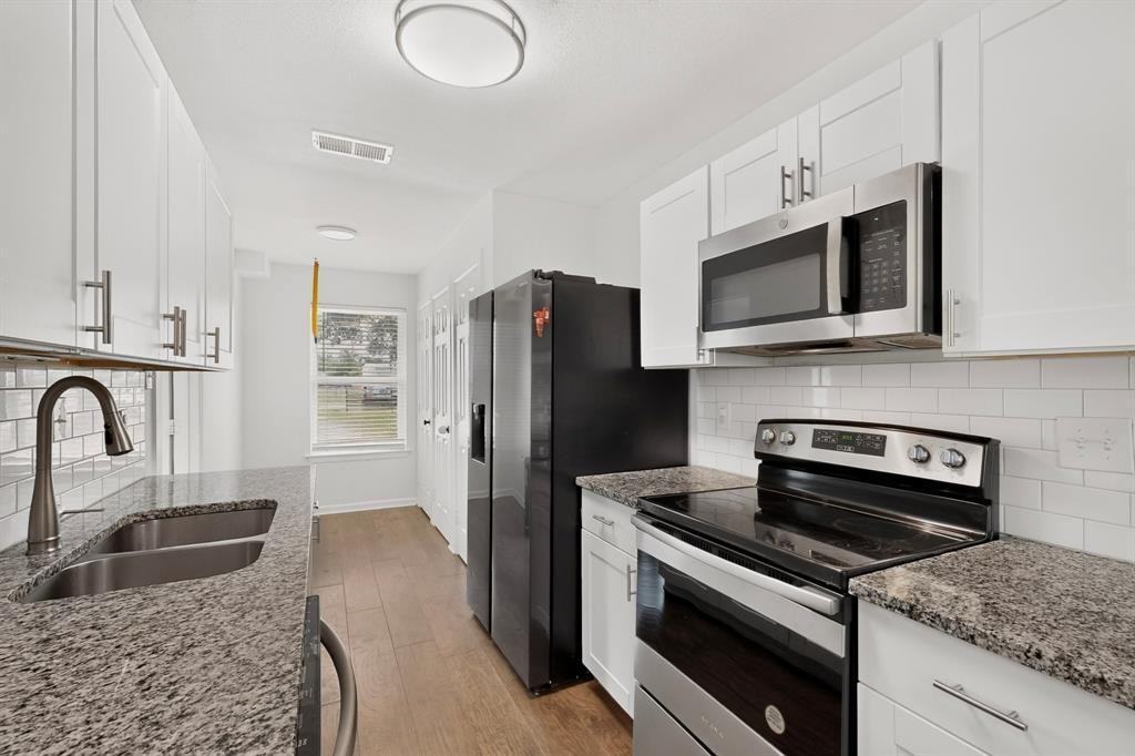 10332 Grabbs Ln - Photo 6 of 34