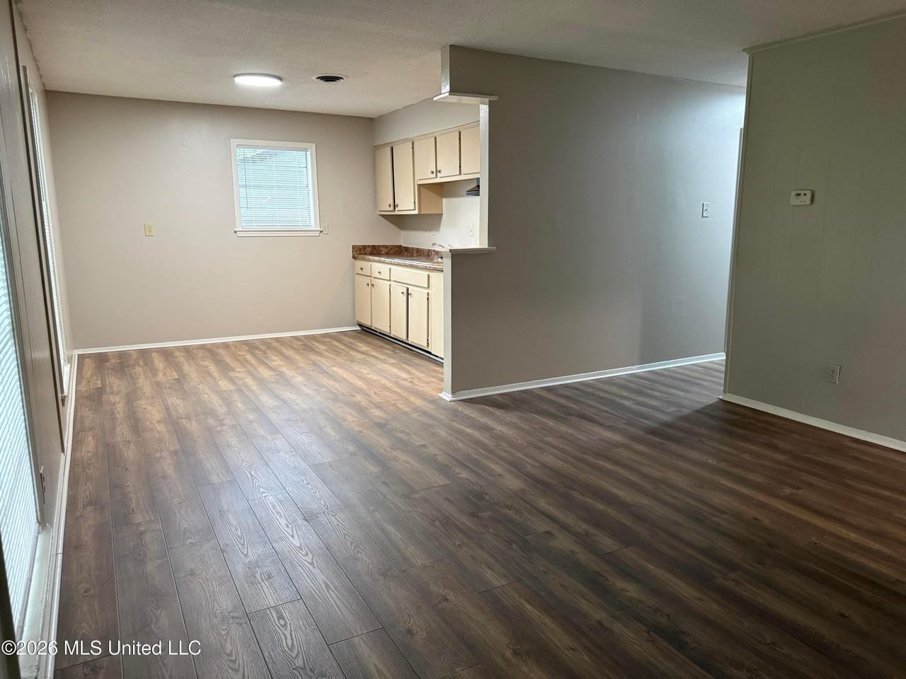 3105 Normandy Dr - Photo 4 of 14