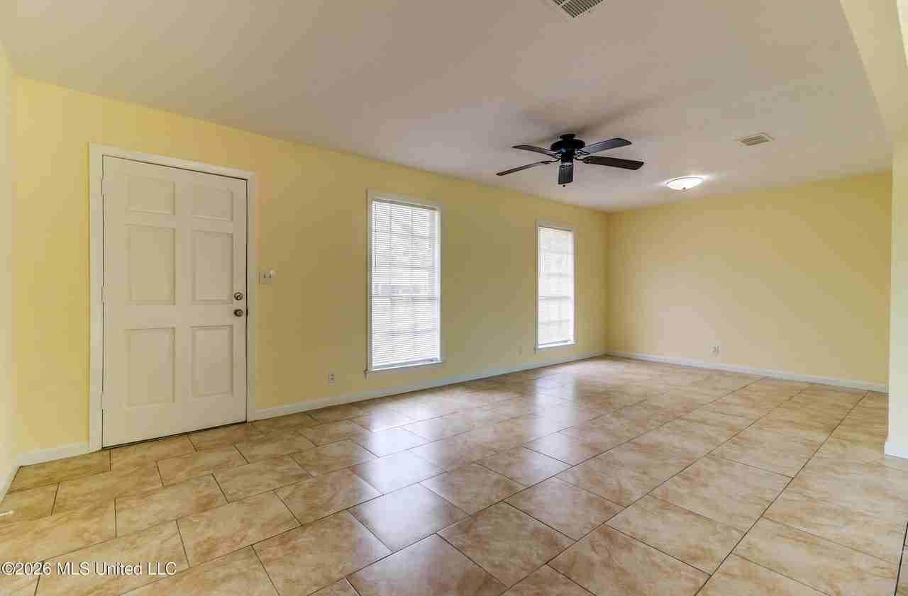 150 Gary St - Photo 5 of 38