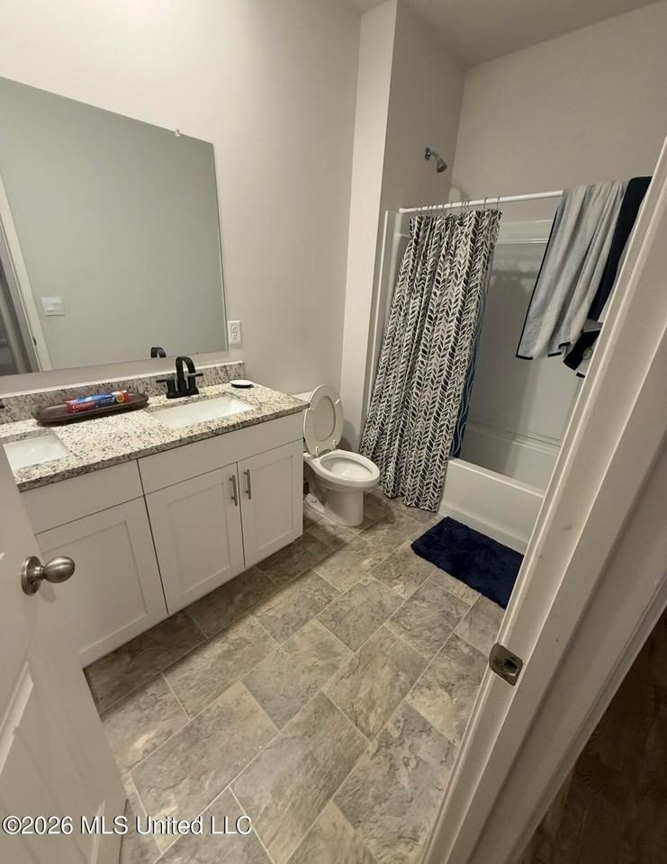 63 Banks Blvd - Photo 7 of 8