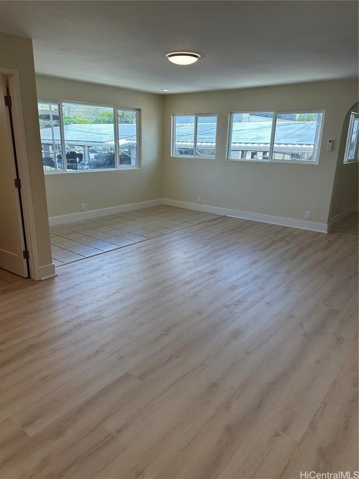 332 Uluniu St - Photo 2 of 9
