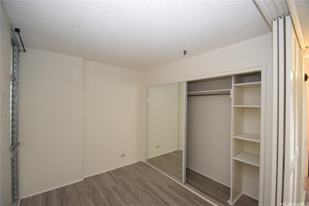 1228 Alexander St #802 - Photo 4 of 21