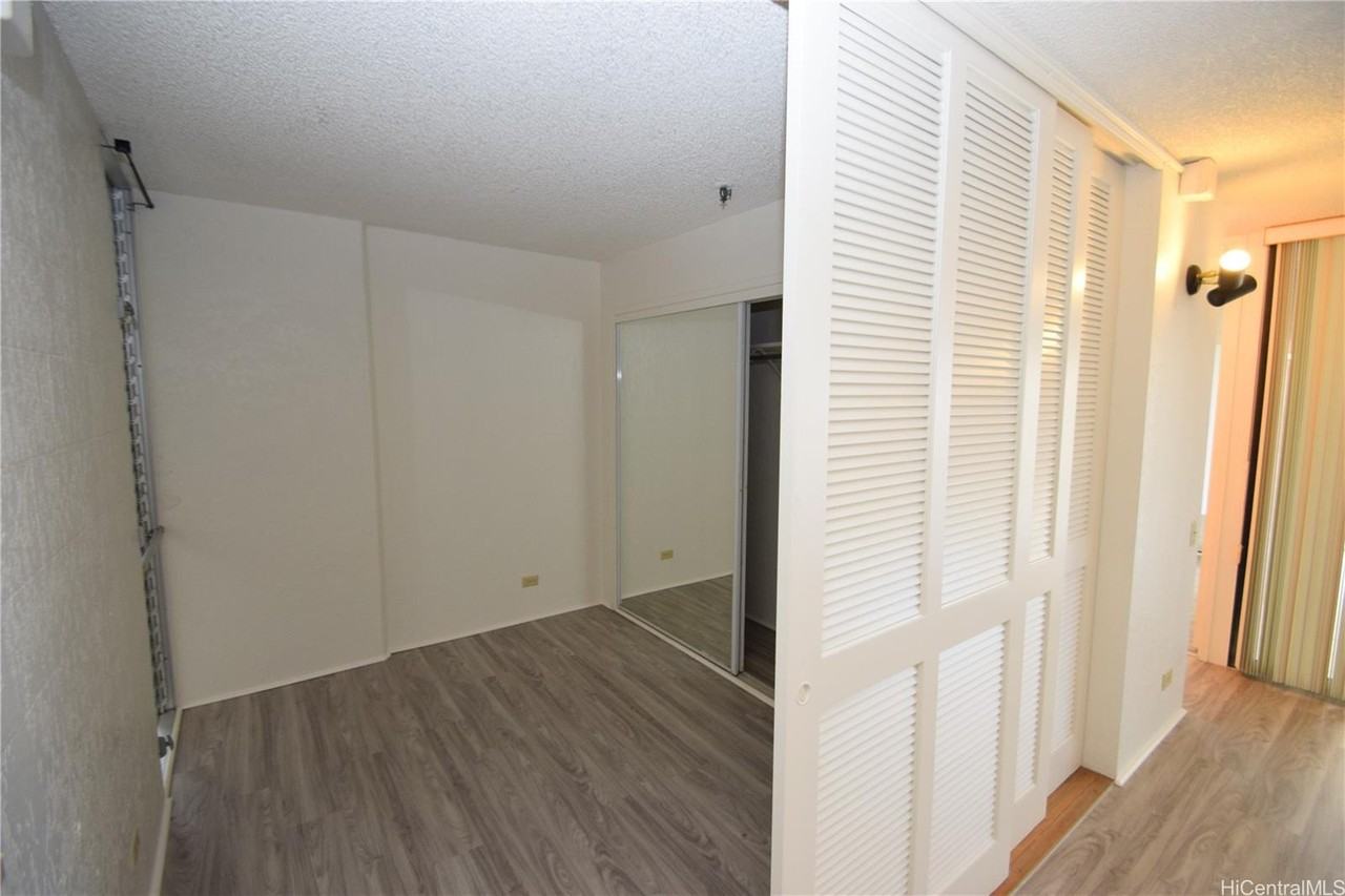 1228 Alexander St #802 - Photo 5 of 21