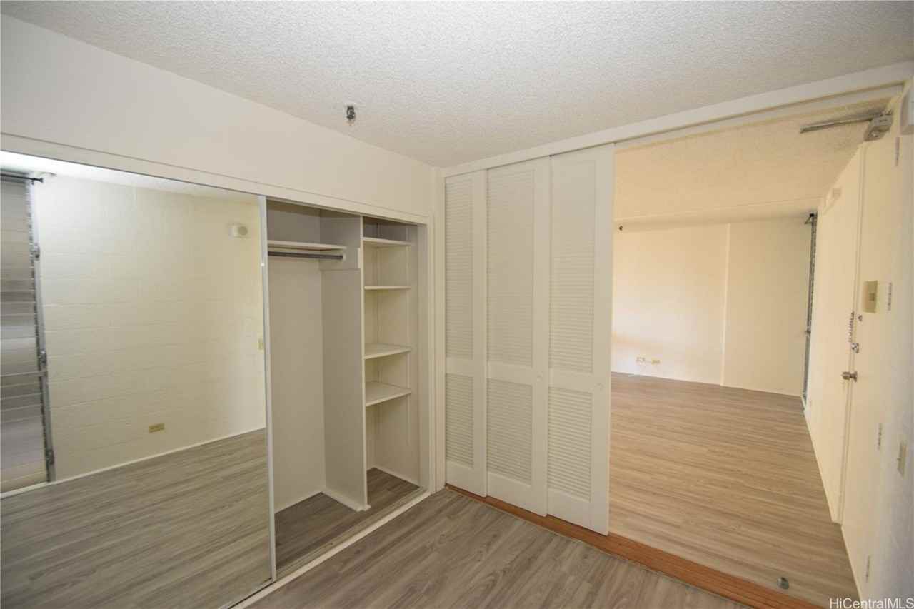 1228 Alexander St #802 - Photo 6 of 21