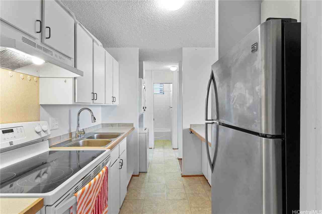 909 Ala Nanala St #1001